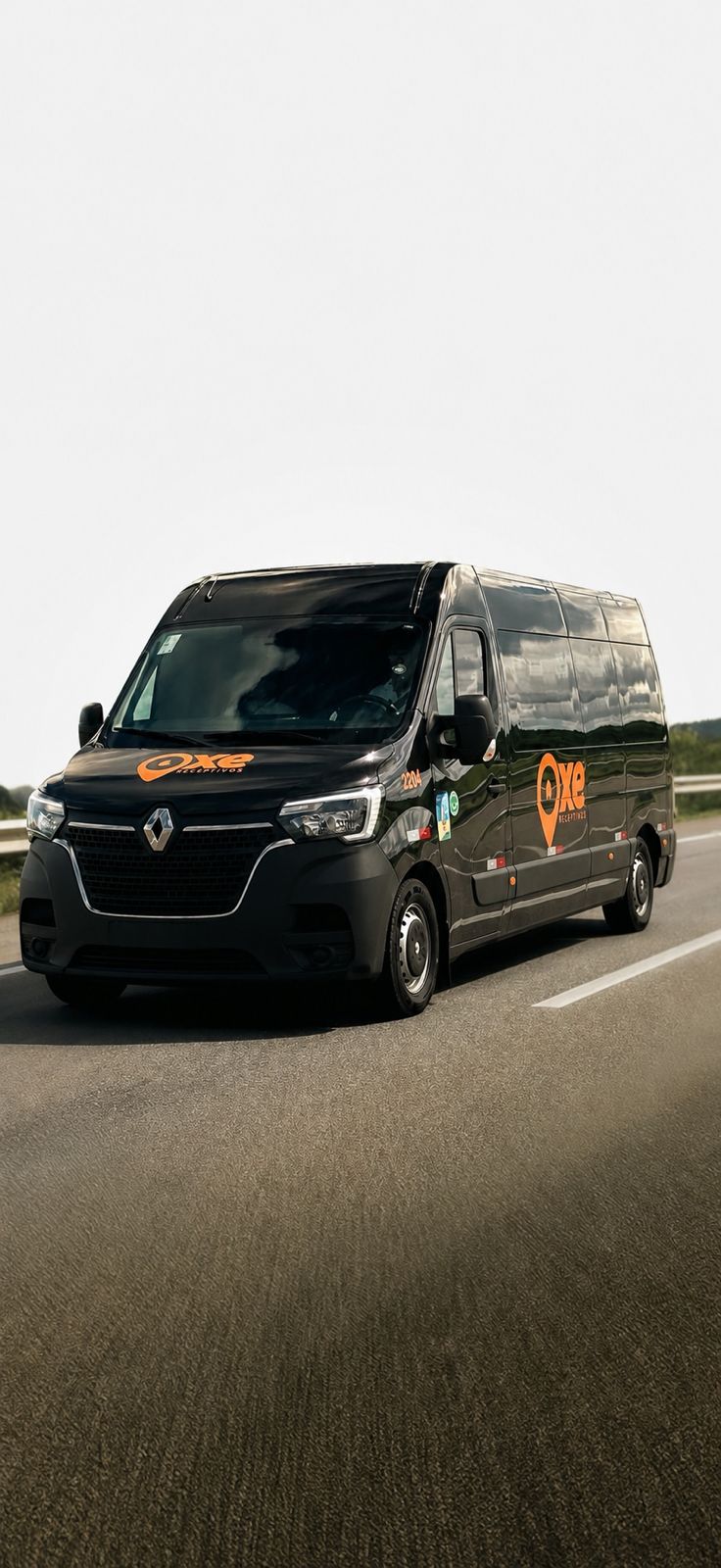 Van Executiva OXE Receptivos na estrada
