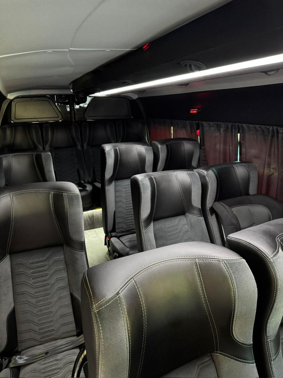 Interior da van executiva